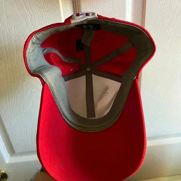 Under Armour Hat - Picture 4 of 6